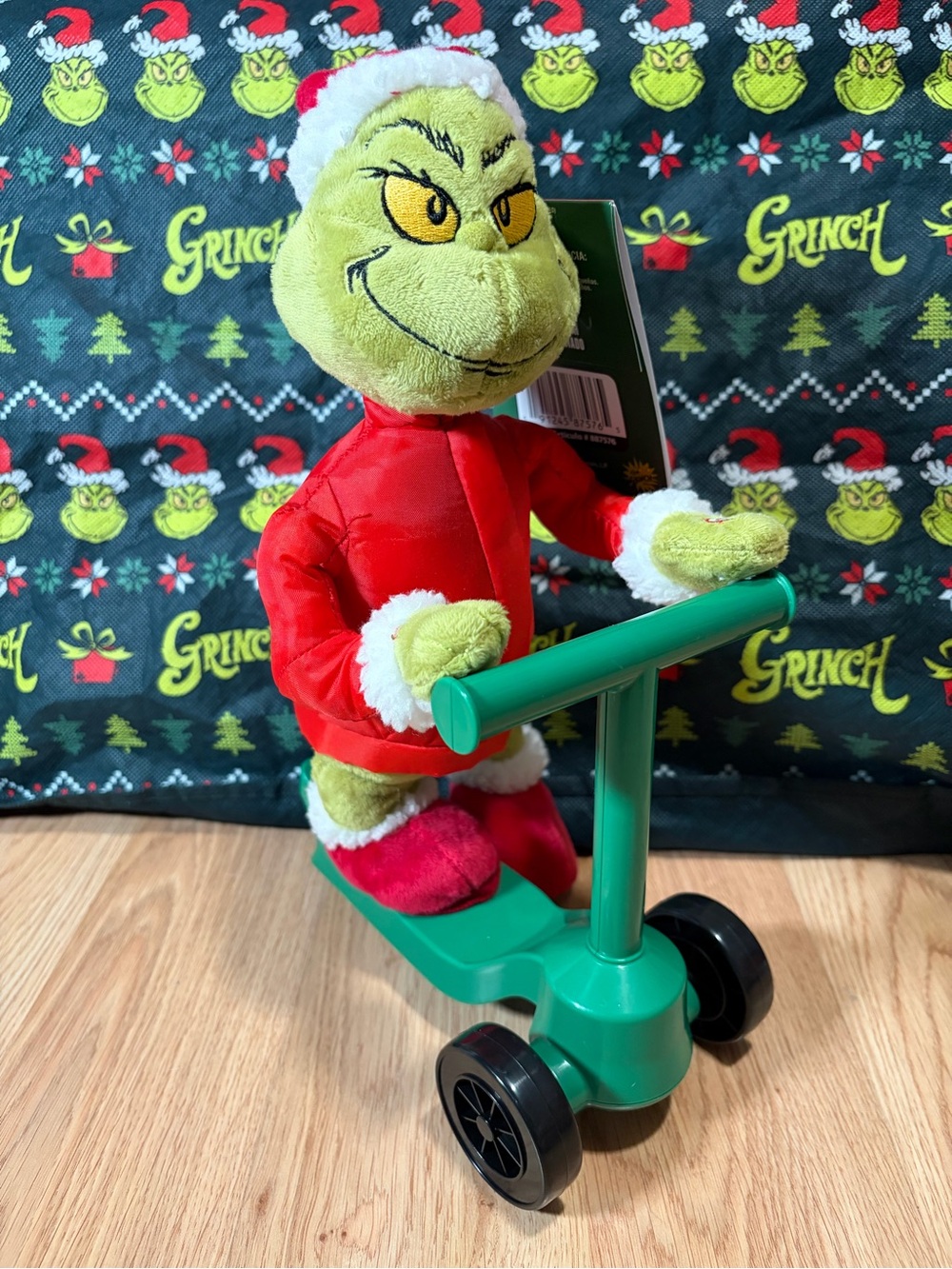 The Grinch Musical Cruiser Scooter Christmas Animated Plush New with Tags